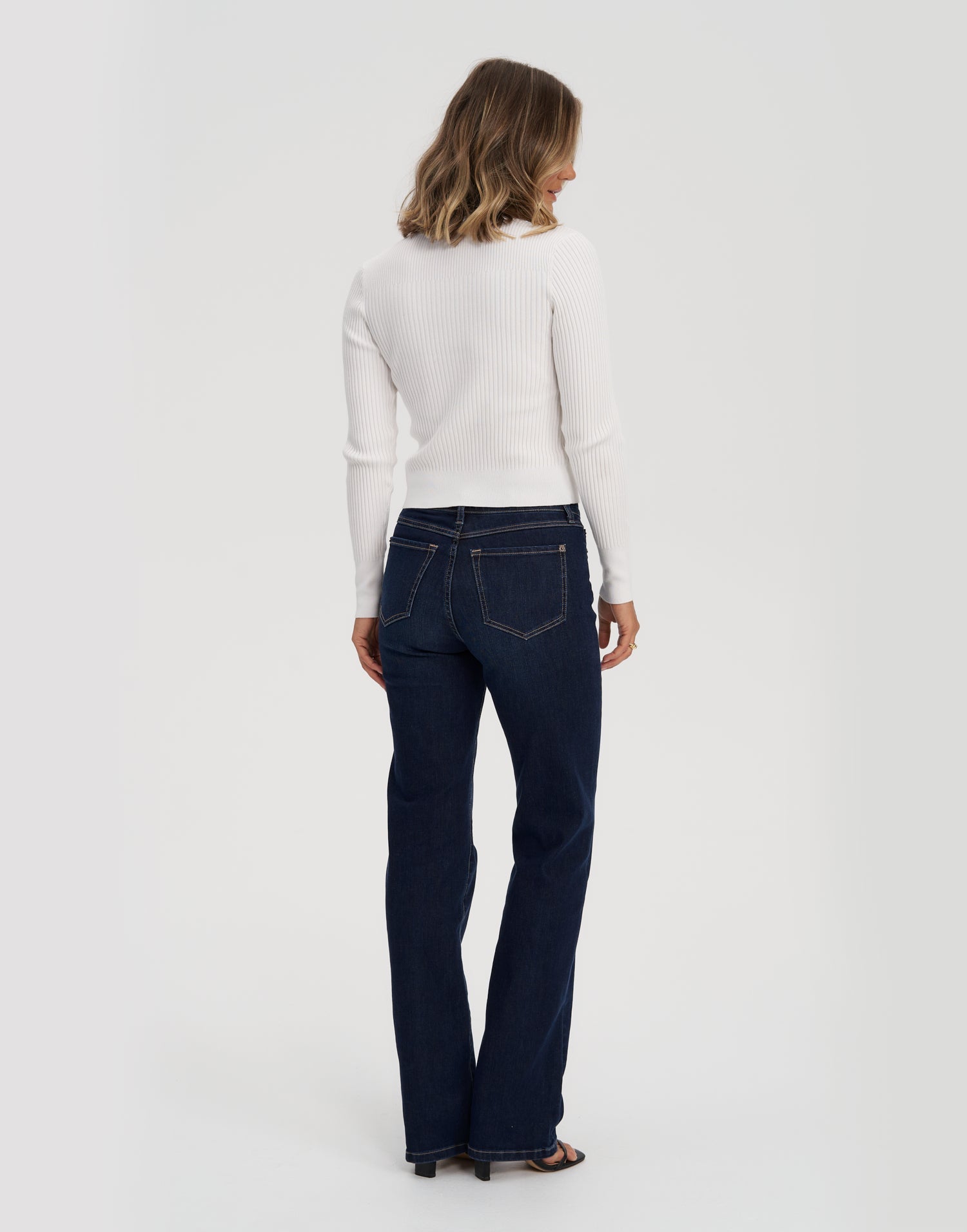 jean indigo fonce coupe droite