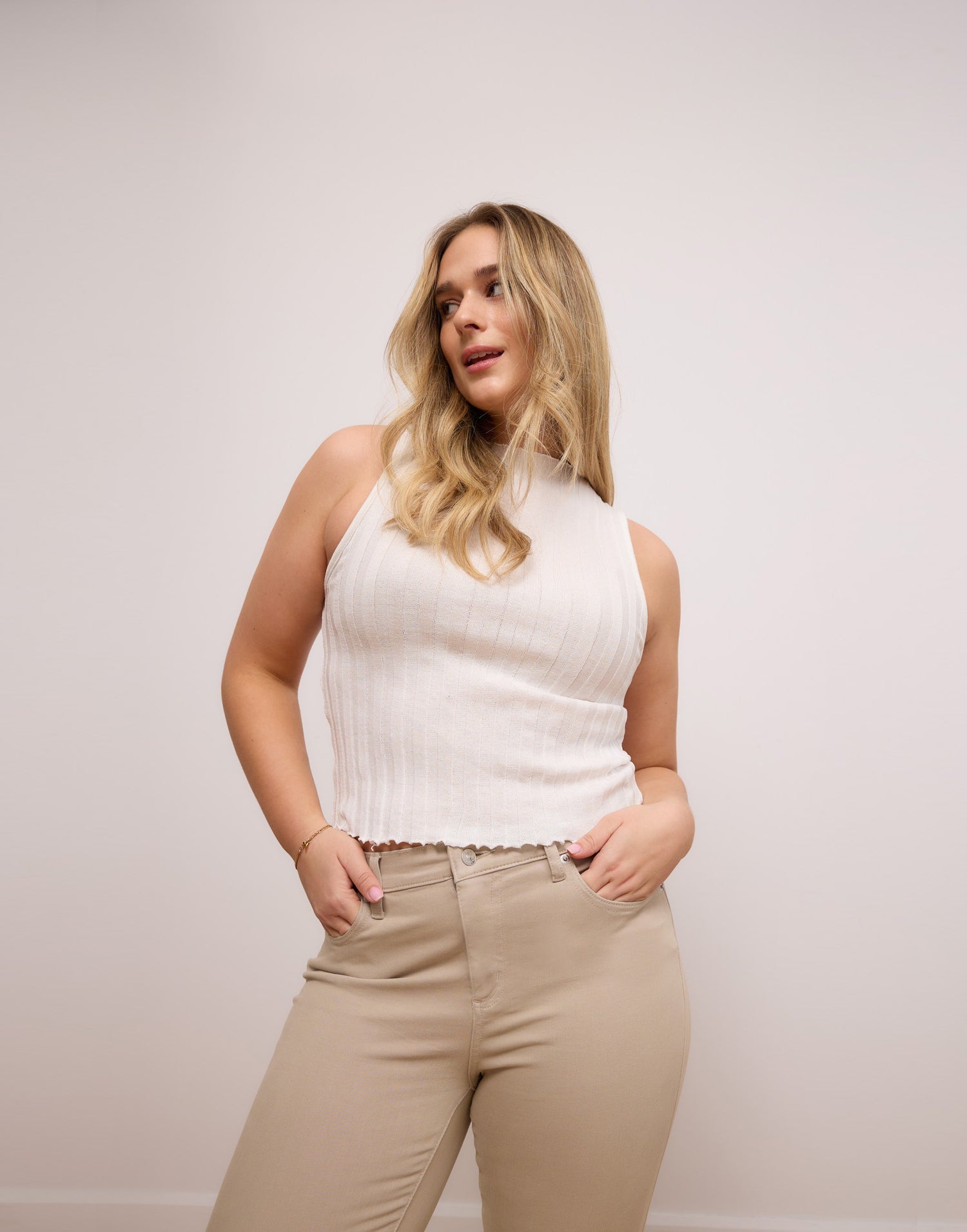 jean coupe etroite beige