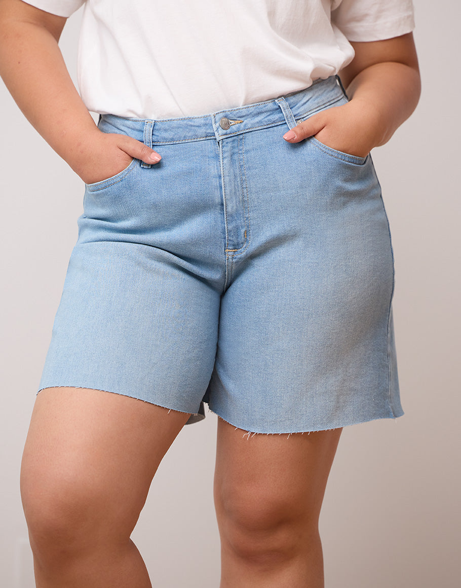 short en denim bleu clair