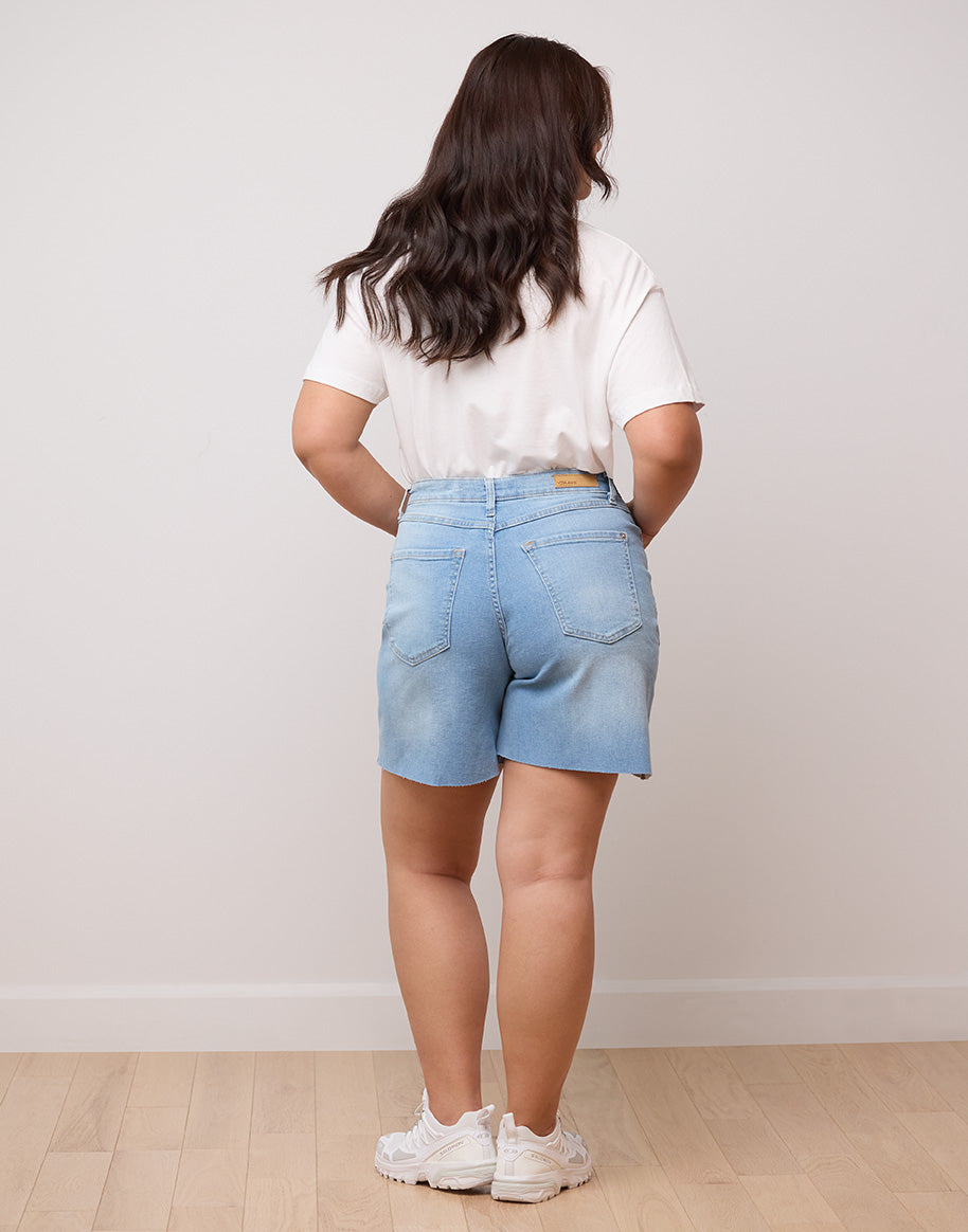 short en denim bleu clair