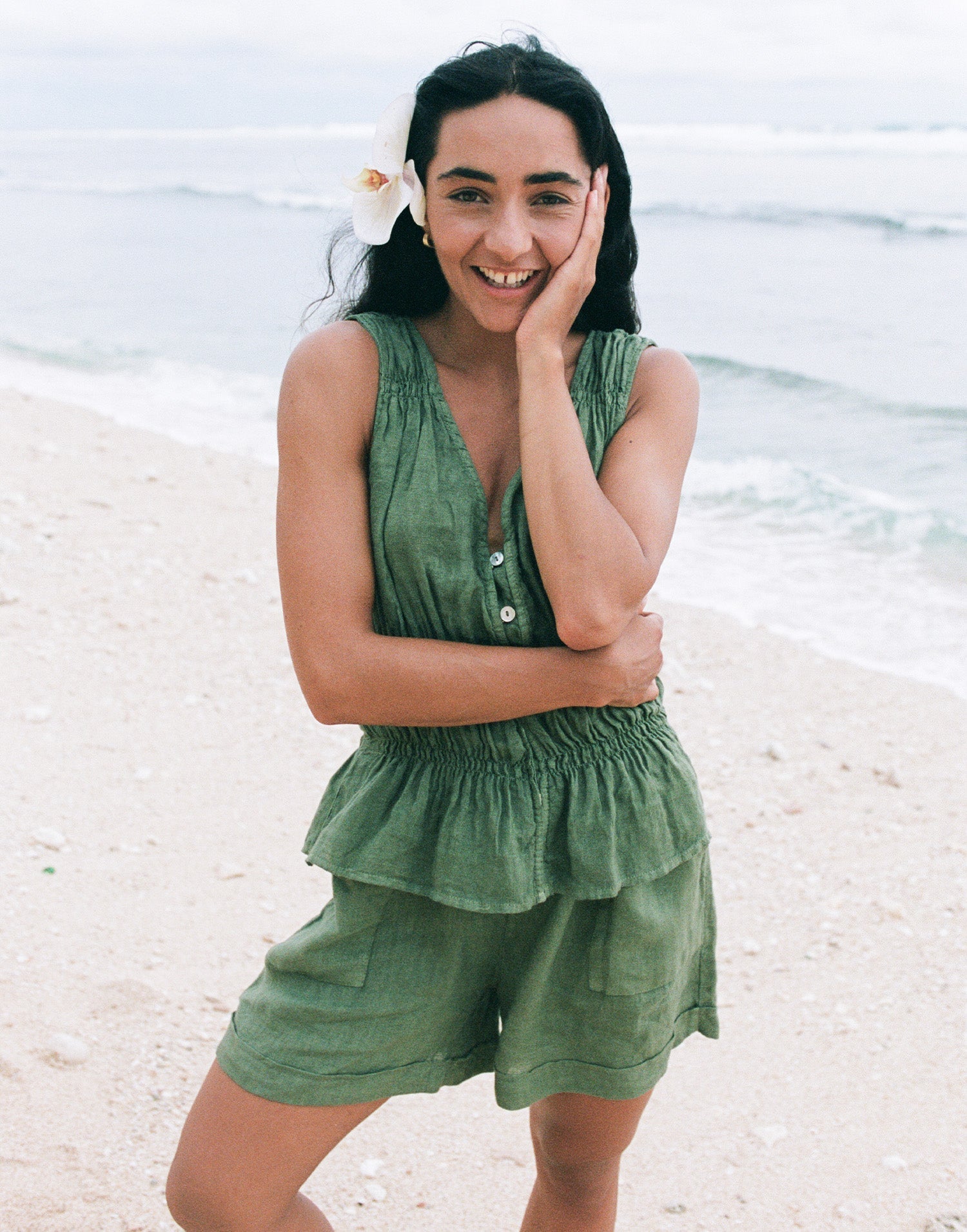 WILLA WIDE LEG LINEN SHORTS / MOSS