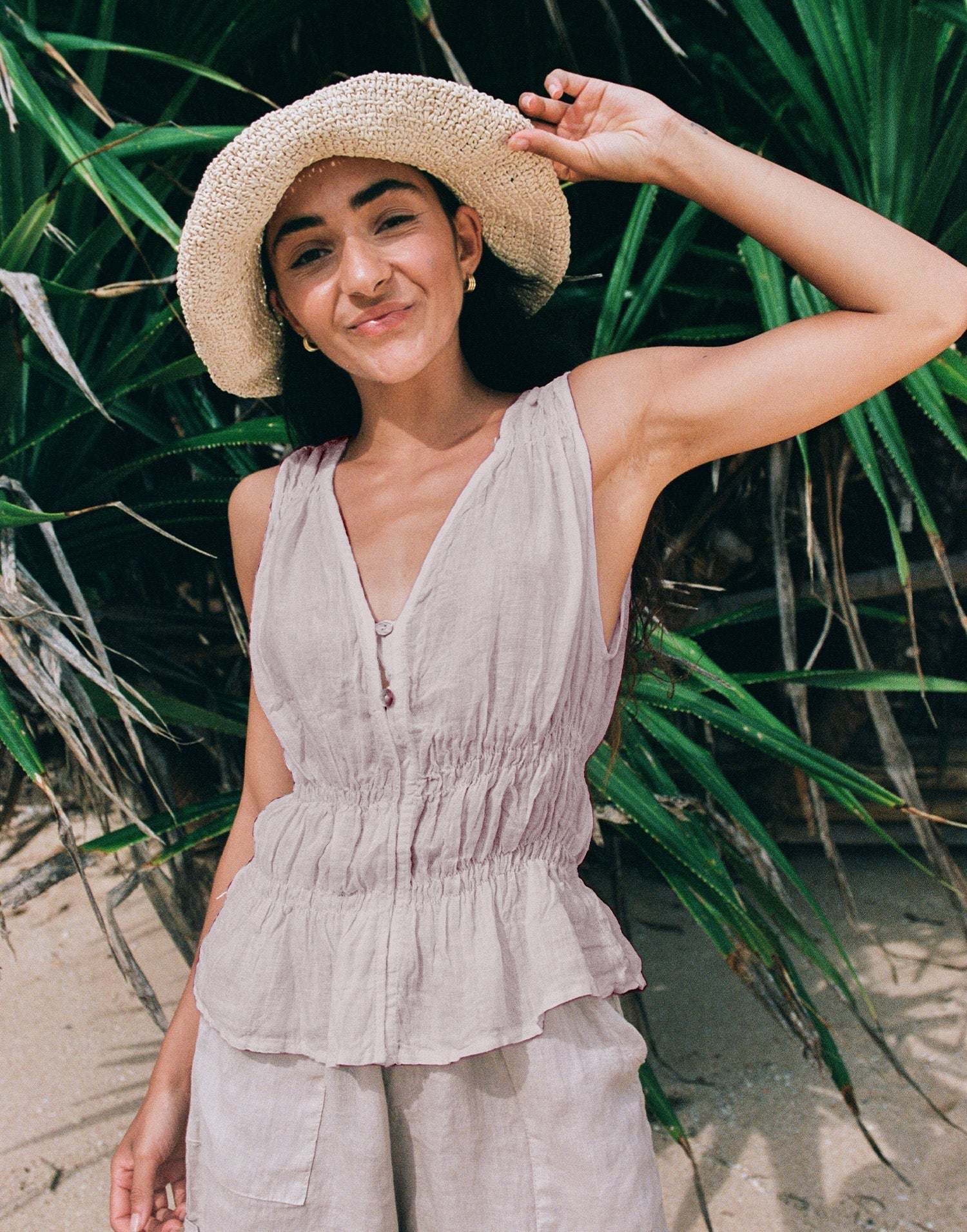 ELOISE V-NECK LINEN TANK TOP / SAND DUNE